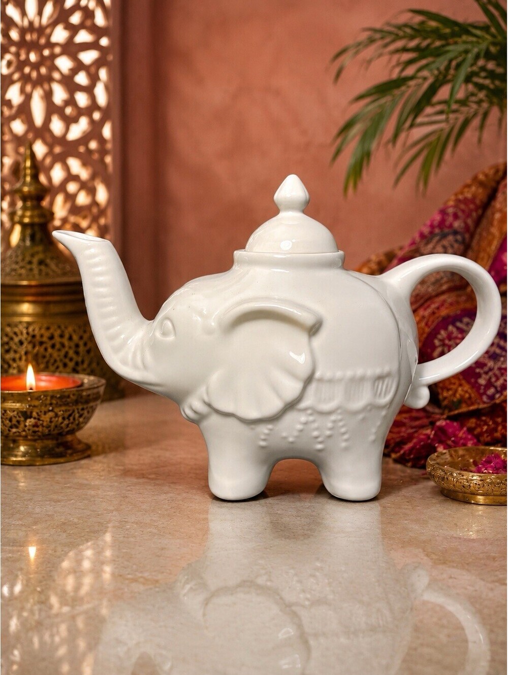 BIA Cordon Bleu Elephant Teapot White Porcelain, 8.5x6"